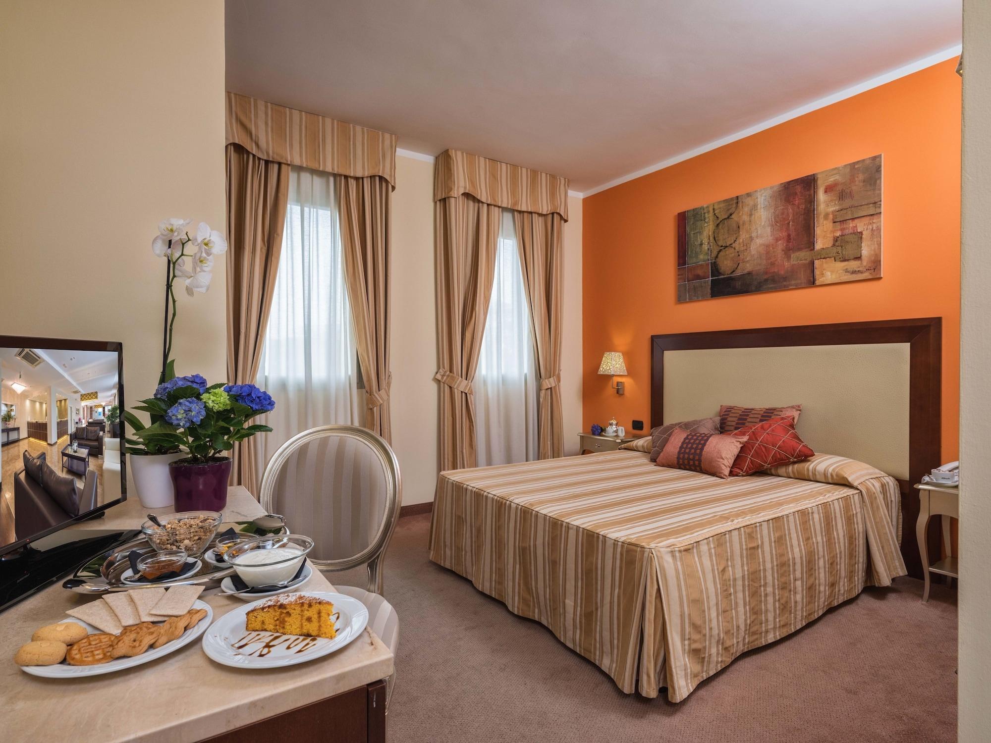 Hotel For You Olbia Esterno foto