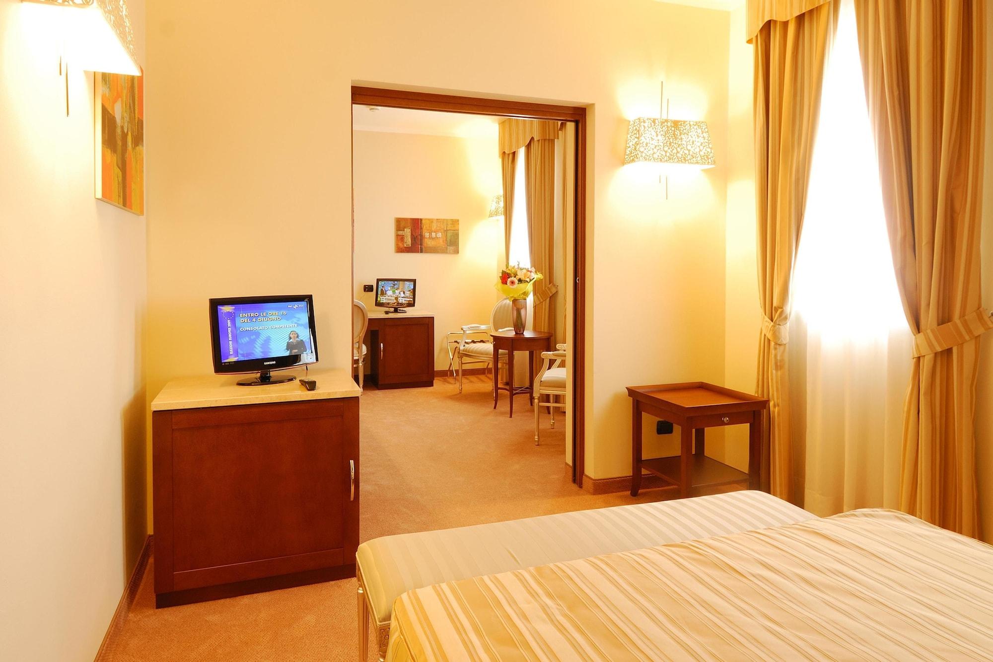 Hotel For You Olbia Esterno foto