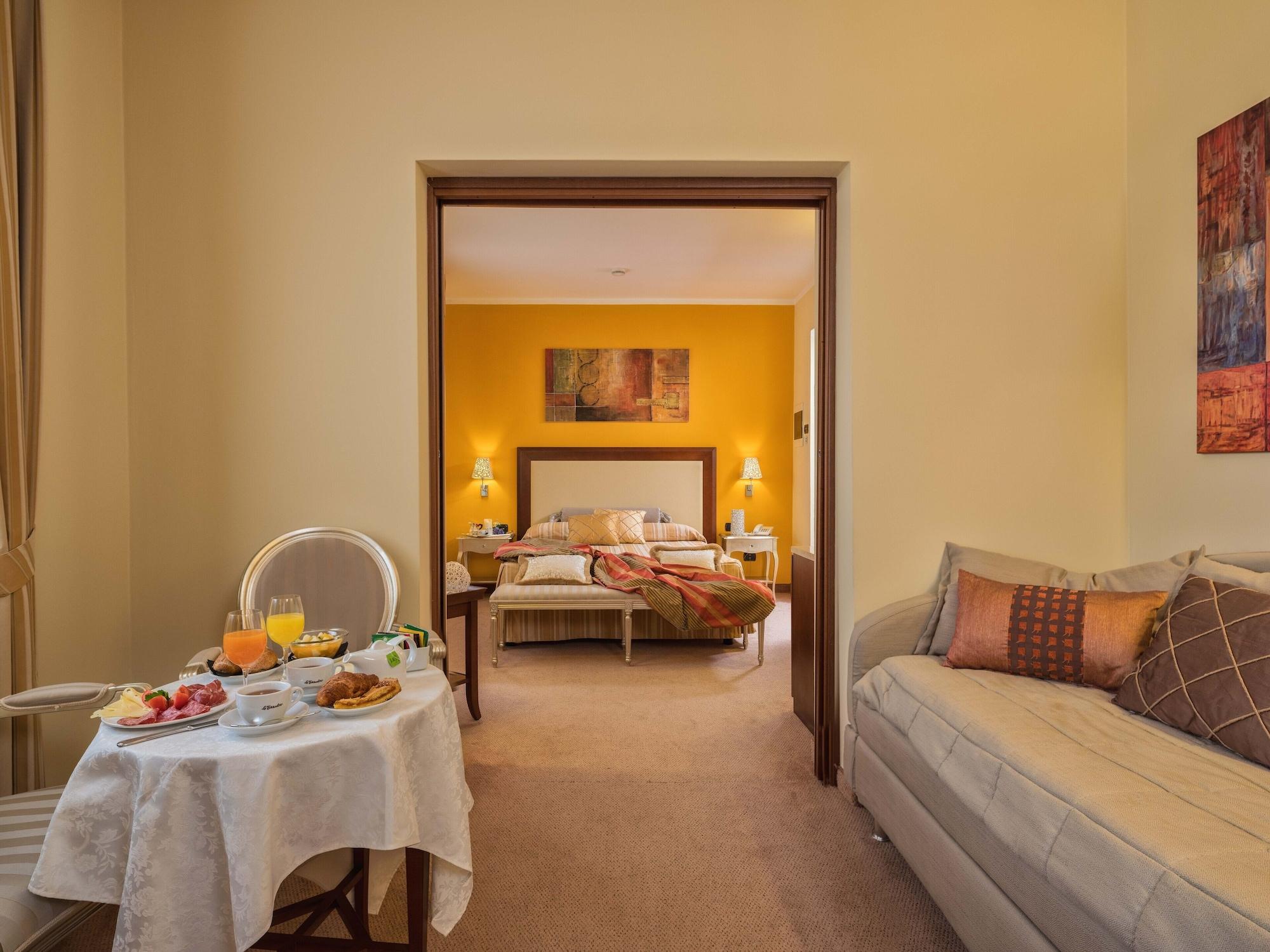 Hotel For You Olbia Esterno foto