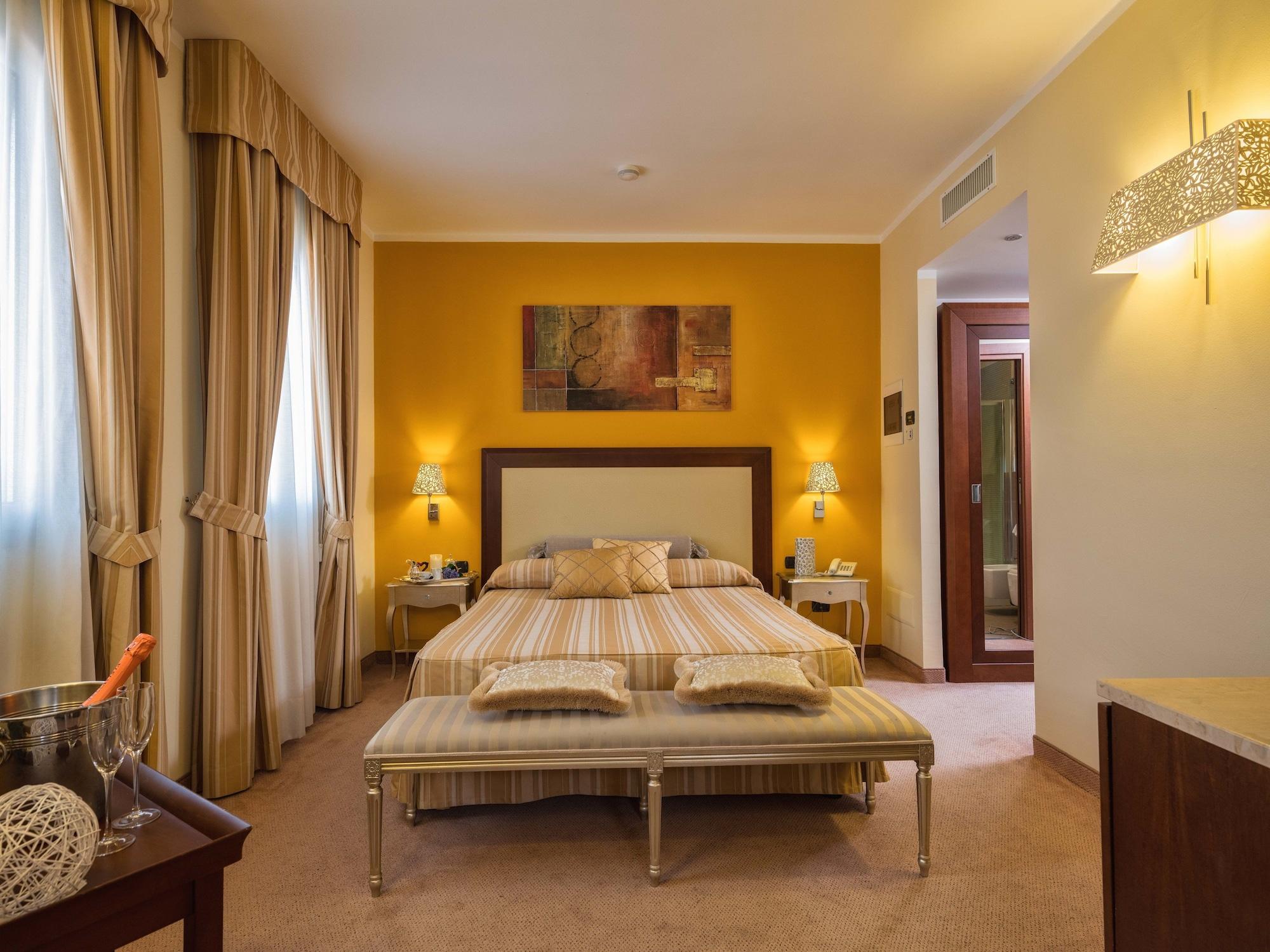 Hotel For You Olbia Esterno foto