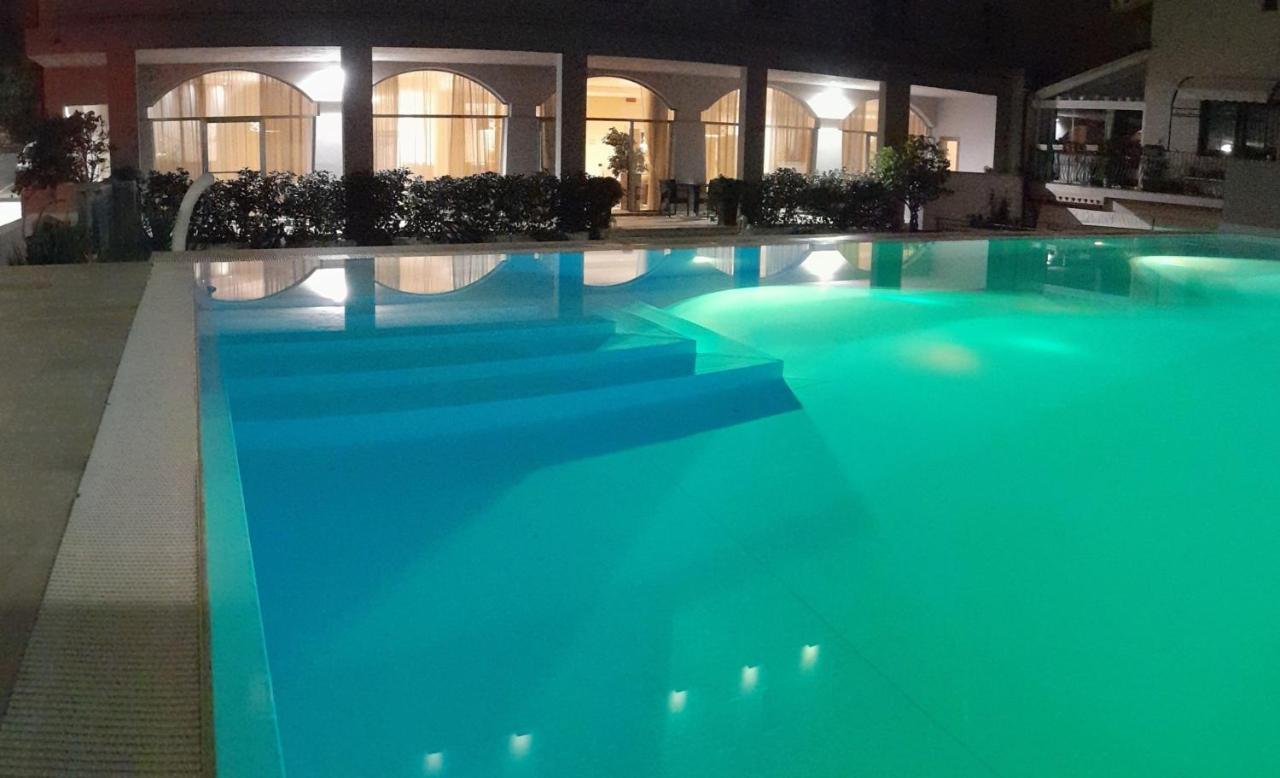 Hotel For You Olbia Esterno foto