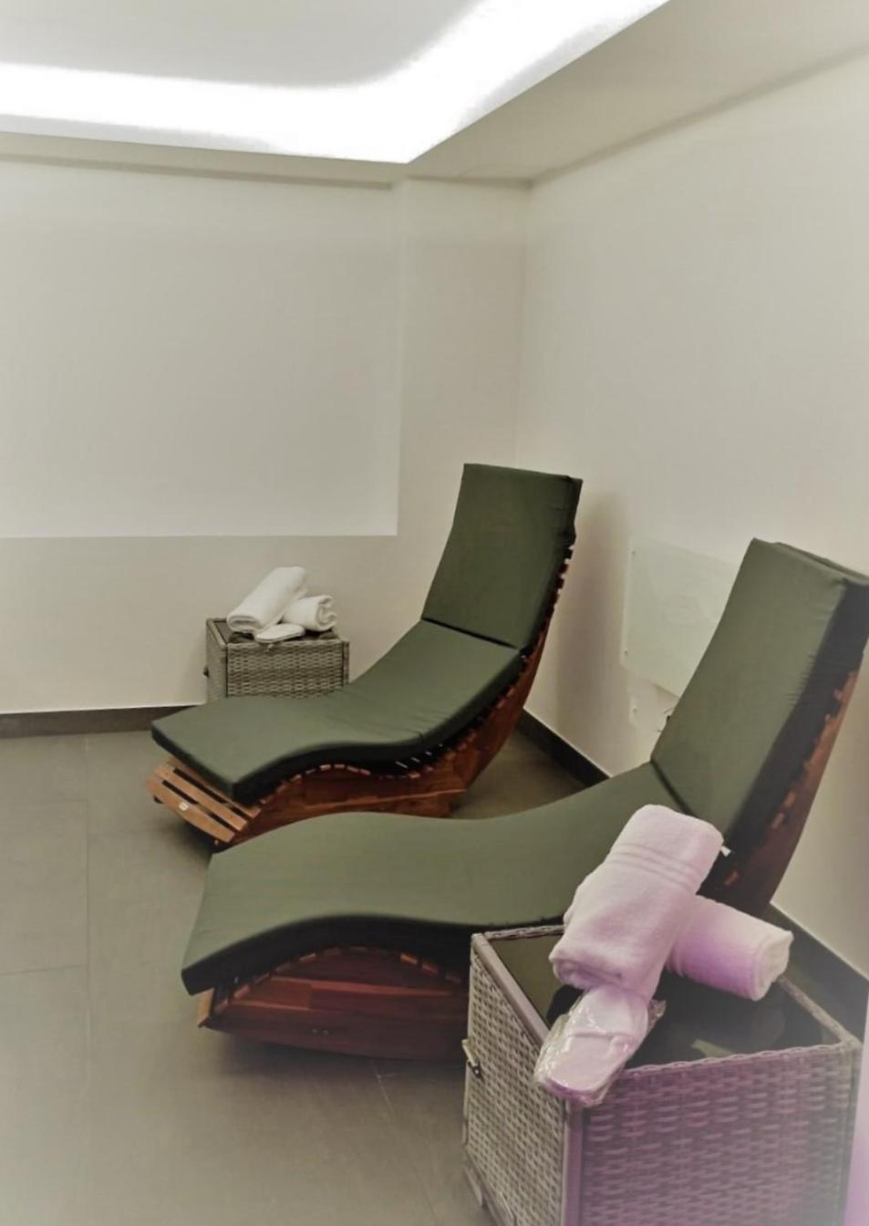 Hotel For You Olbia Esterno foto