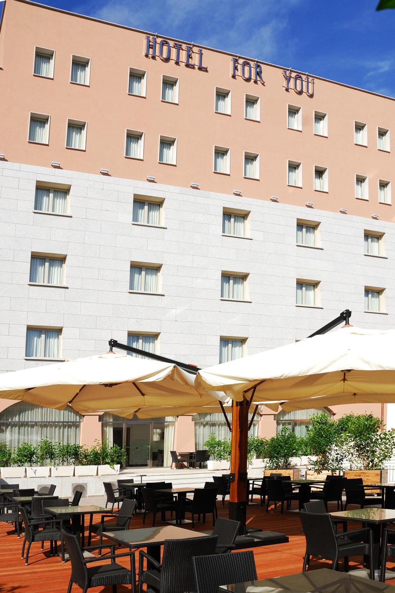 Hotel For You Olbia Esterno foto