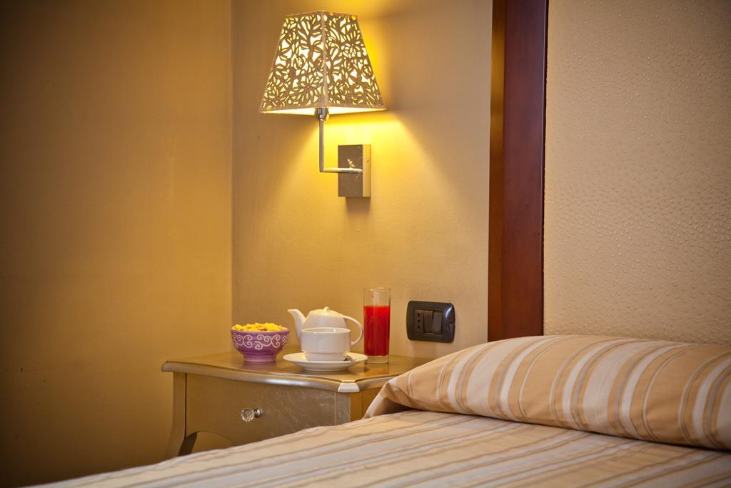Hotel For You Olbia Esterno foto