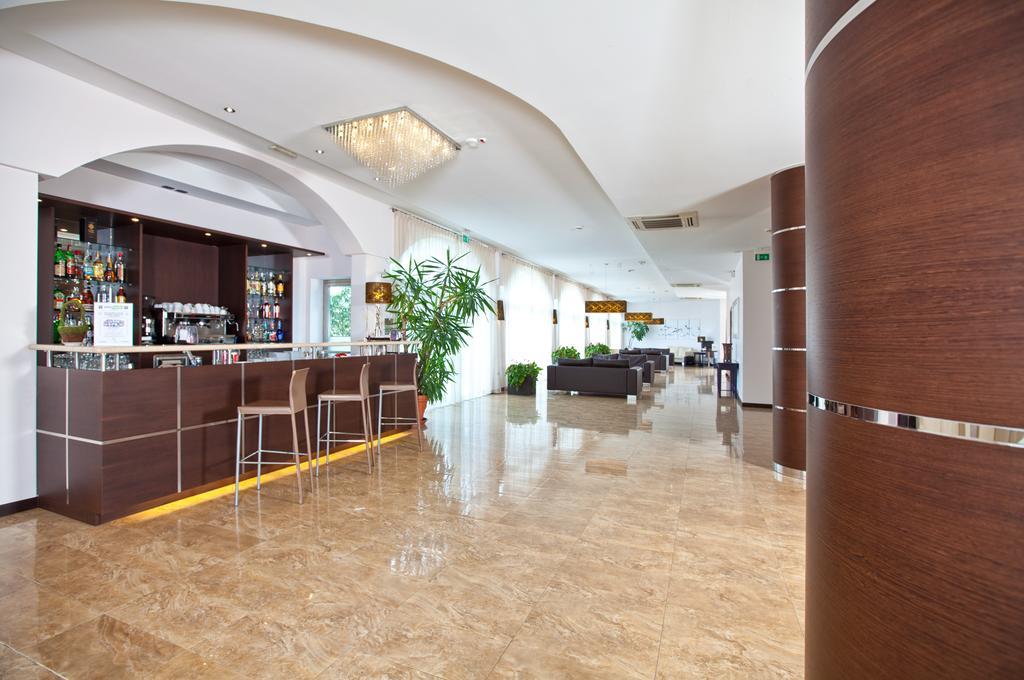 Hotel For You Olbia Esterno foto