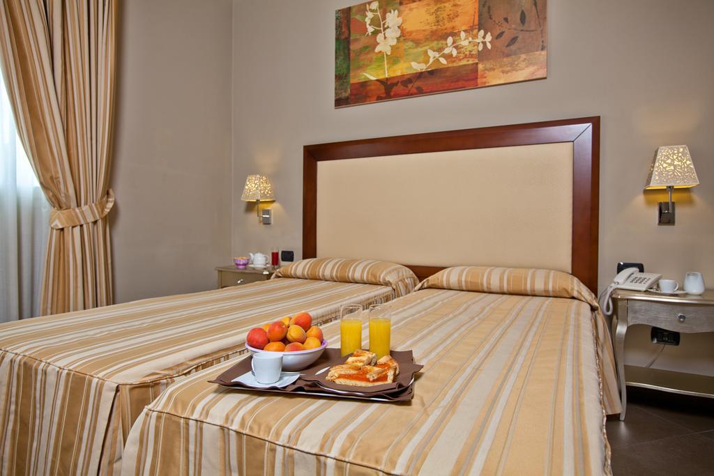 Hotel For You Olbia Esterno foto