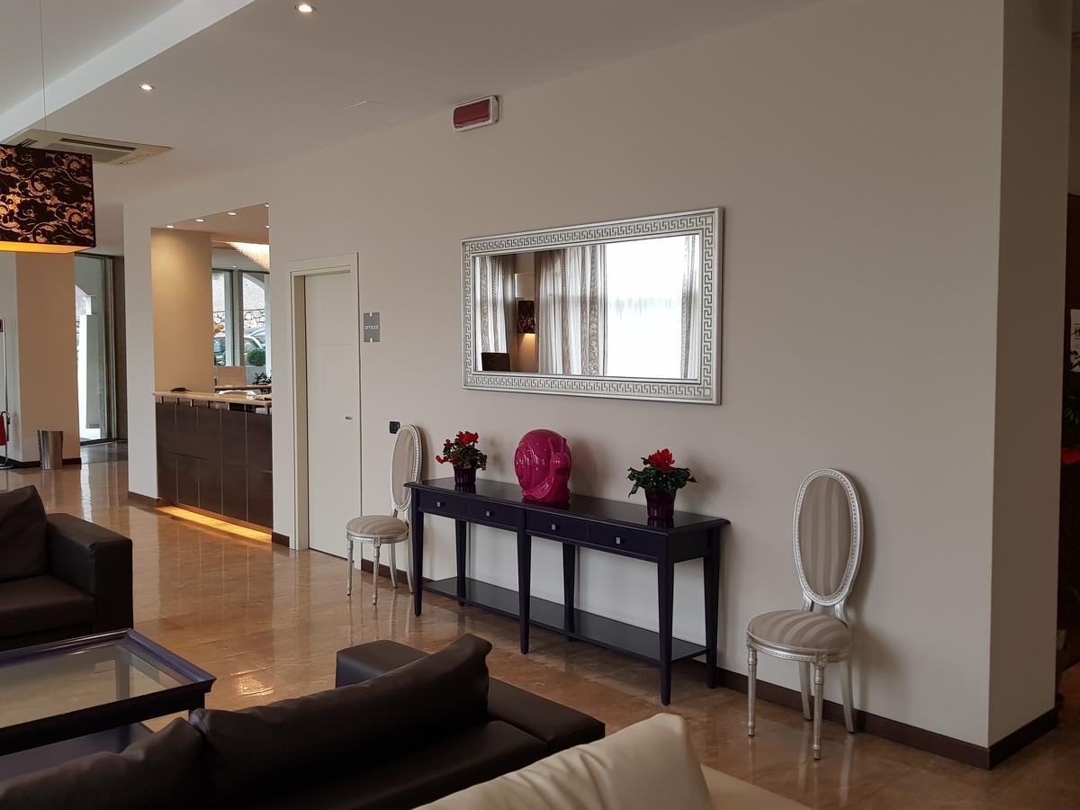 Hotel For You Olbia Esterno foto