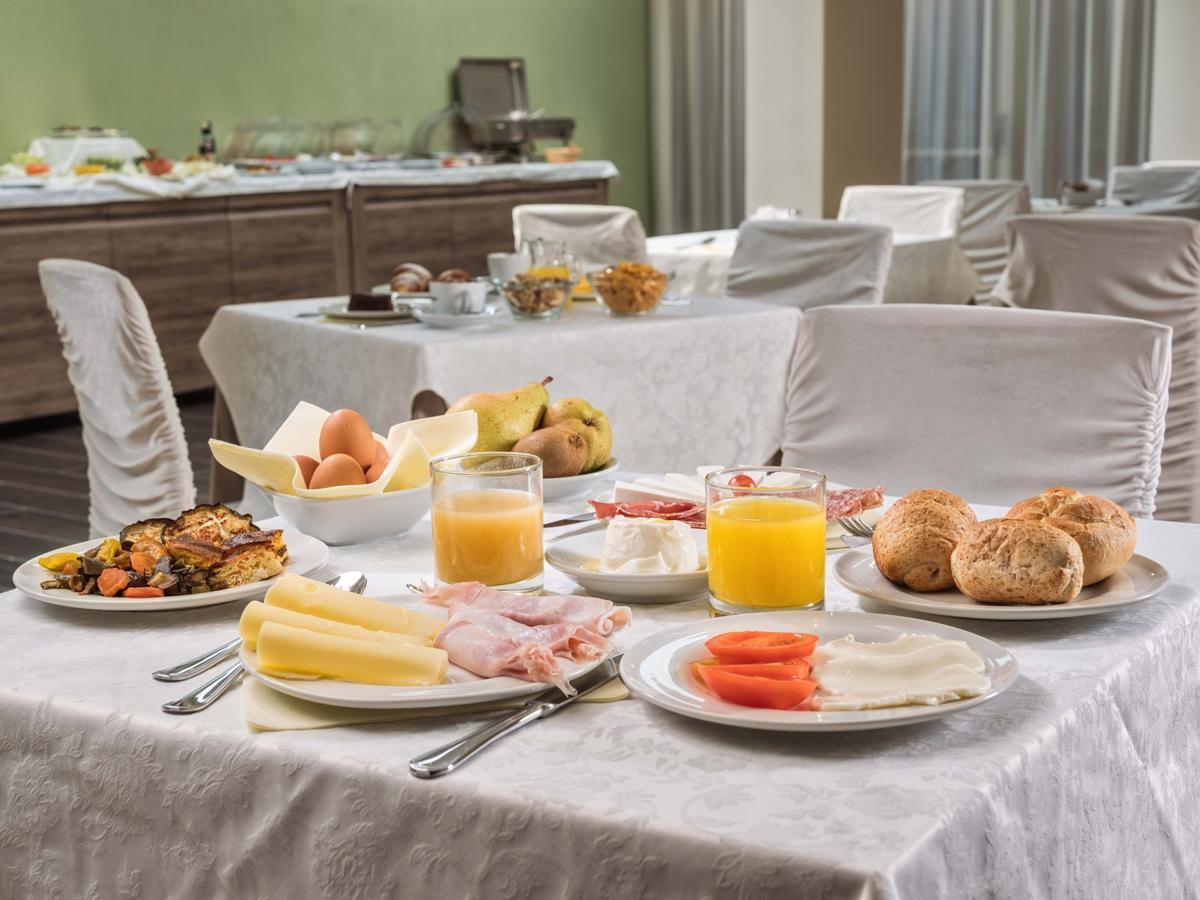 Hotel For You Olbia Esterno foto